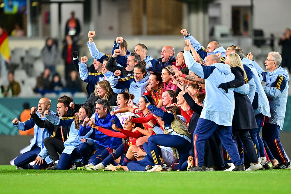 西班牙女足大比分获胜,冲击冠军 西班牙女足大比分获胜,冲击冠军