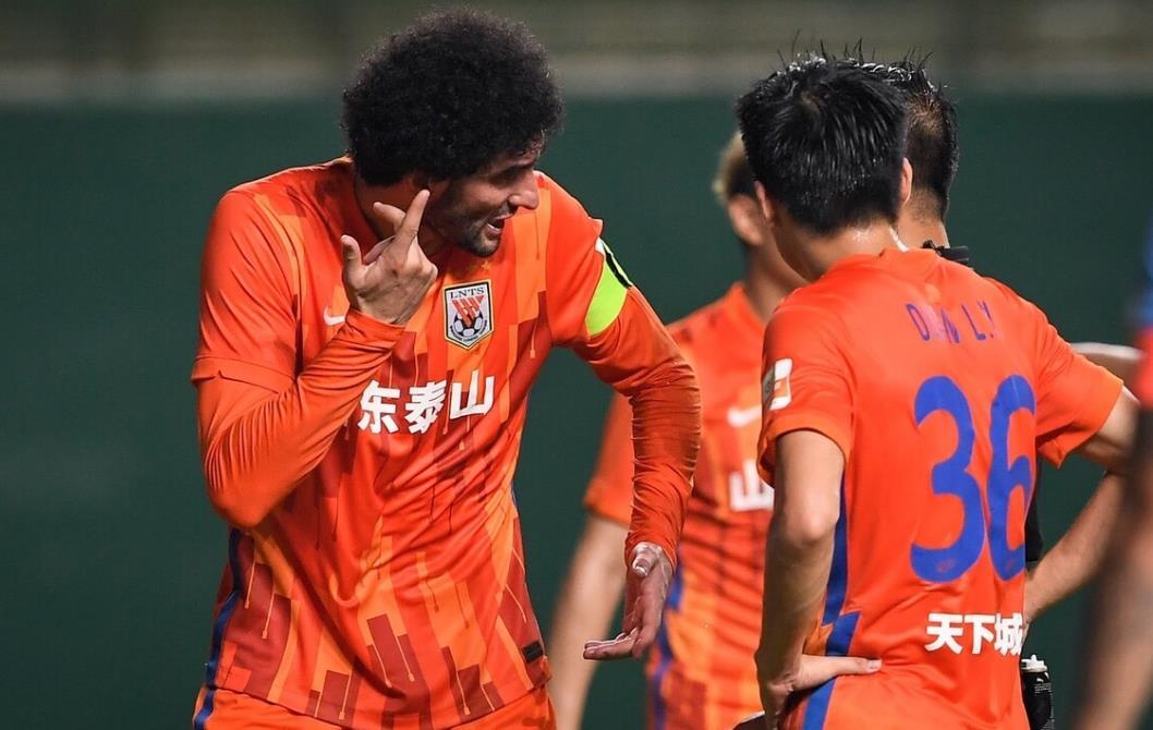 包含鲁能中后卫受伤下场，导致球队失利的词条