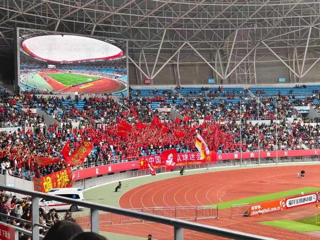 韩国体育选手接连取得足球比赛胜利