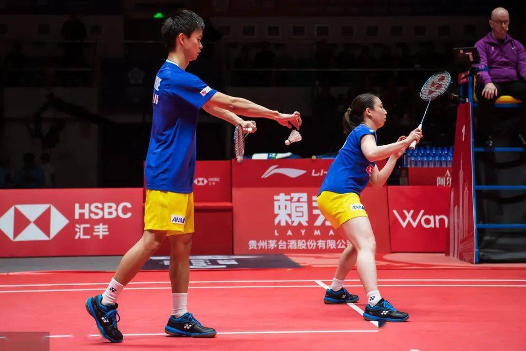 开云体育在线-接发球的篮球队员飘逸大气！