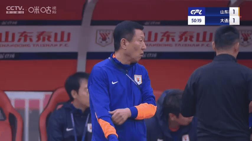 对手连续进攻，球队丢球惨重