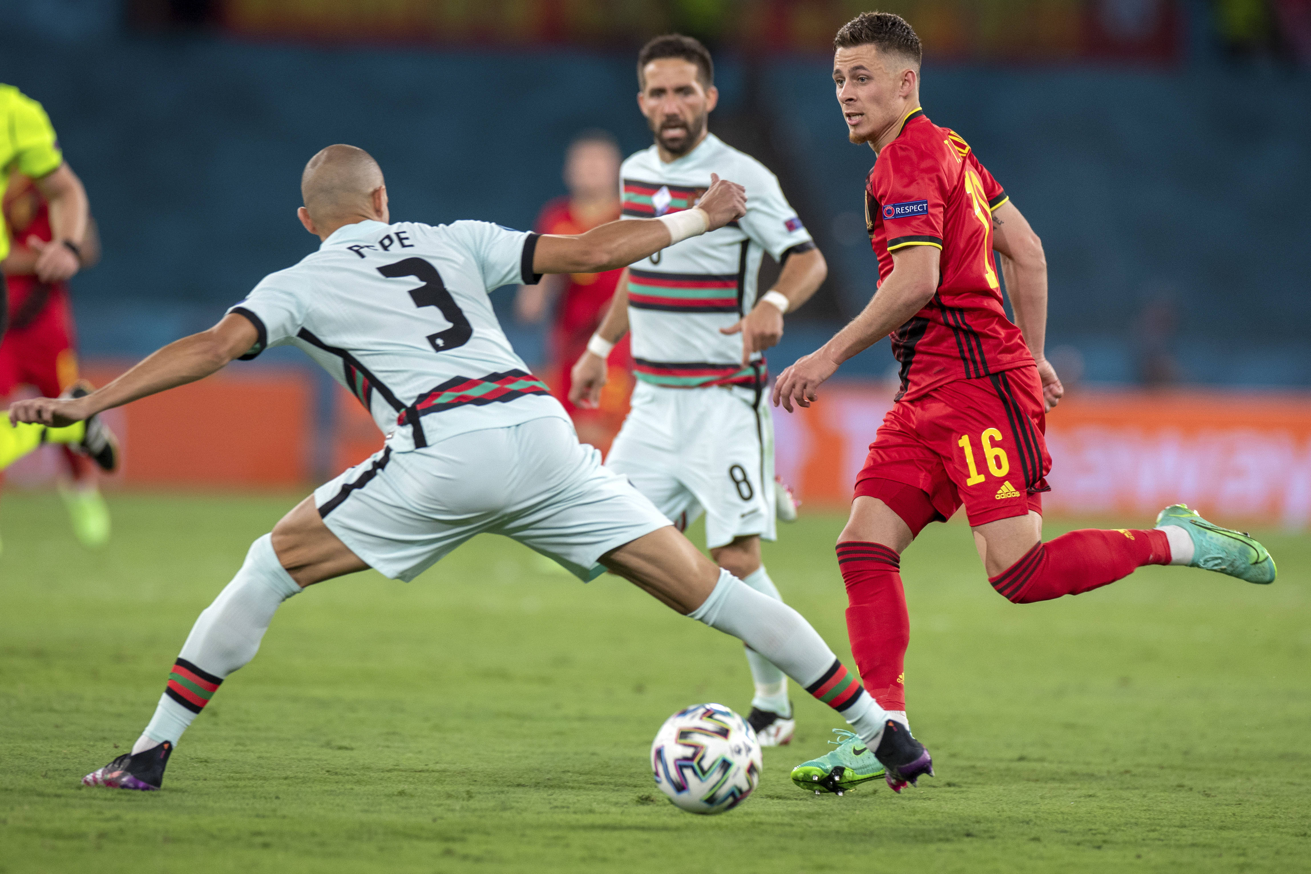 足球比赛纷呈亮点,各国球队实力强大的简单介绍 足球比赛纷呈亮点,各国球队实力强大的简单介绍