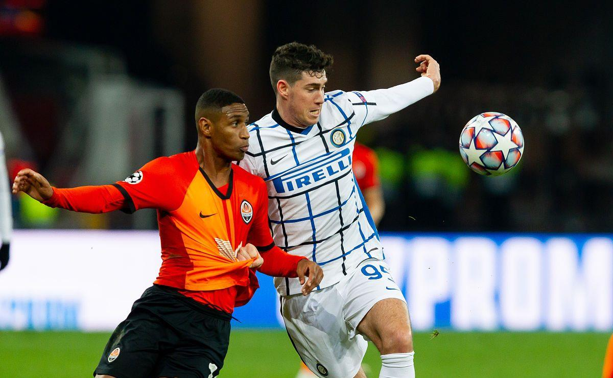 开云体育登录入口-切尔西主场击败莱斯特城，继续稳坐榜首宝座