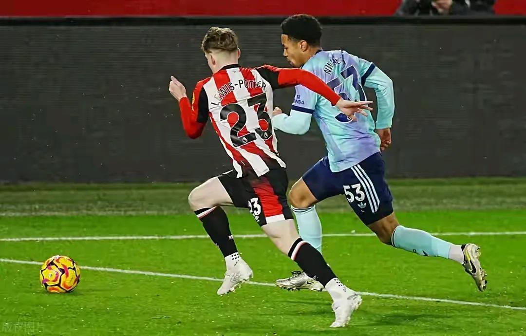 开云体育官网-阿森纳客场惜败埃弗顿，遭遇两连败