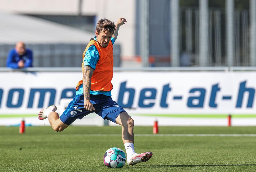 开云体育亚洲官网-沙尔克遭遇失利，连续比赛表现不佳的简单介绍