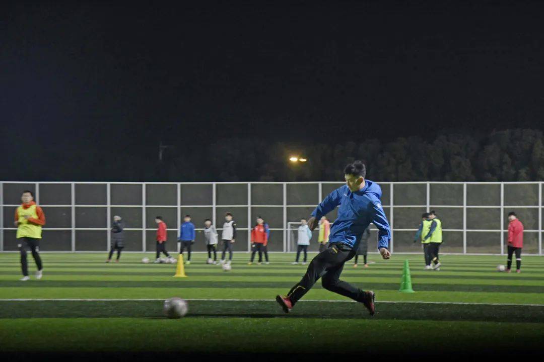 关于足球比赛最新状况：球队备战如何？的信息