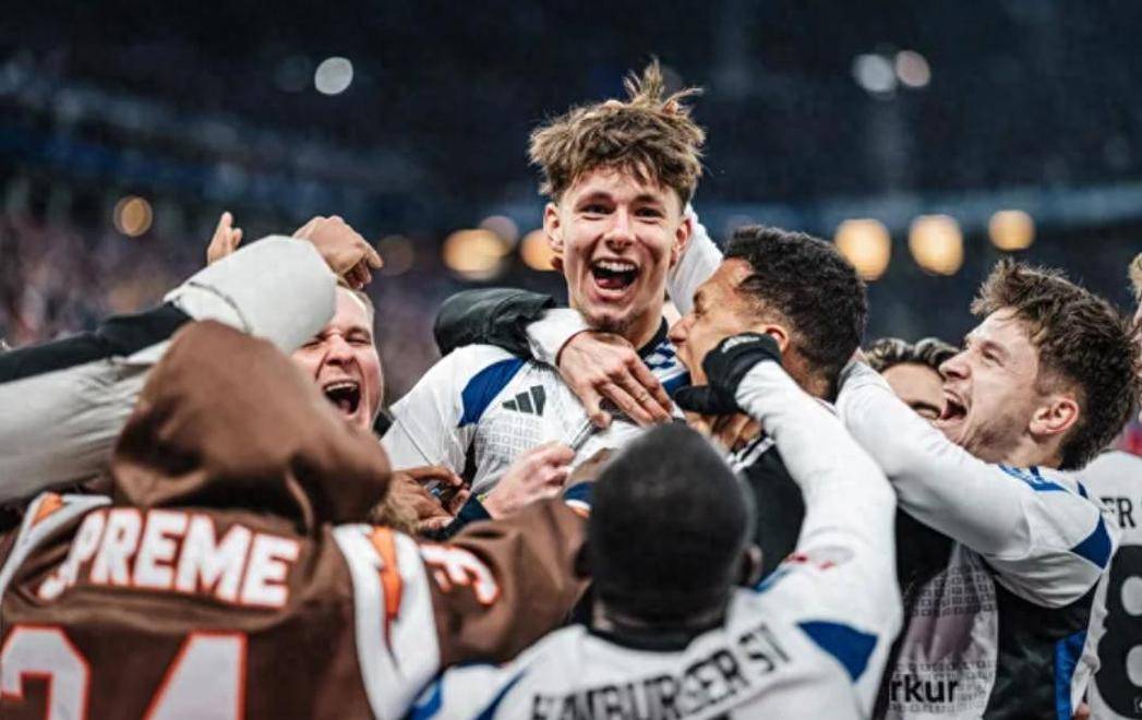 开云体育亚洲官网-汉堡球员逆袭成功，逆转取胜