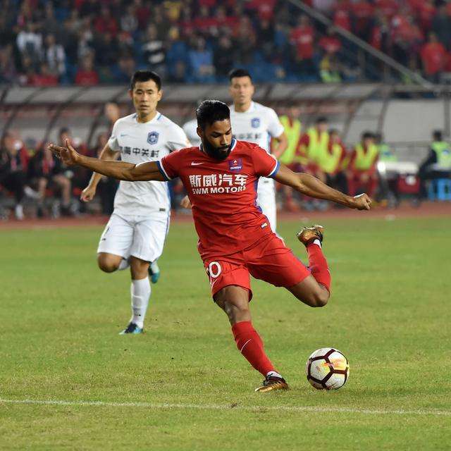 包含重庆斯威客场-击败天津泰达，豪取三分的词条