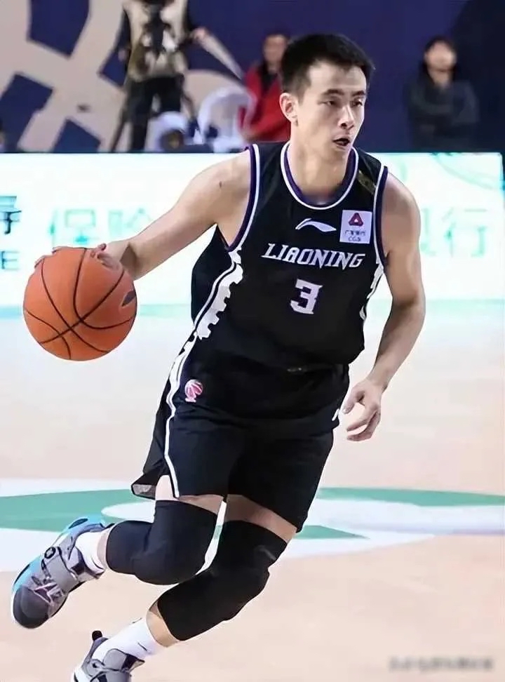 比赛中球队人才济济,各自展现出色实力 比赛中球队人才济济,各自展现出色实力