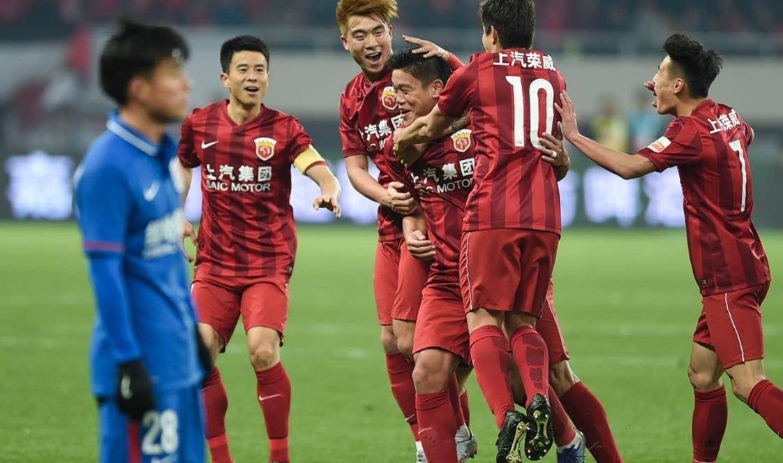 上港首发阵容出炉,外援表现抢眼 上港首发阵容出炉,外援表现抢眼