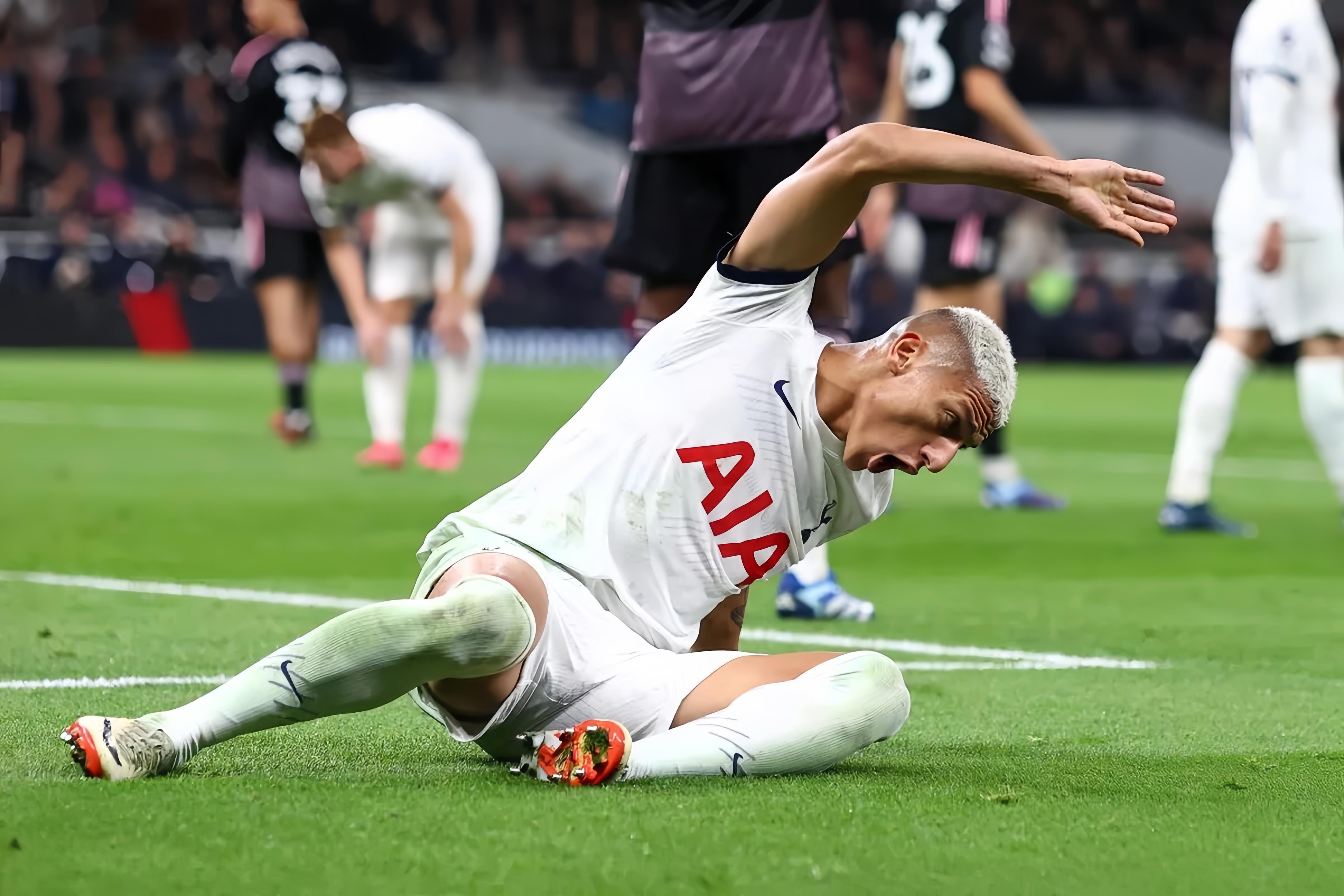 包含沙特阿拉伯球队在比赛中斩获重要胜利！的词条