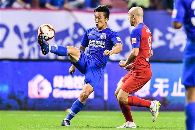 重庆斯威与山东鲁能激战，胜负取决于中场控制的简单介绍