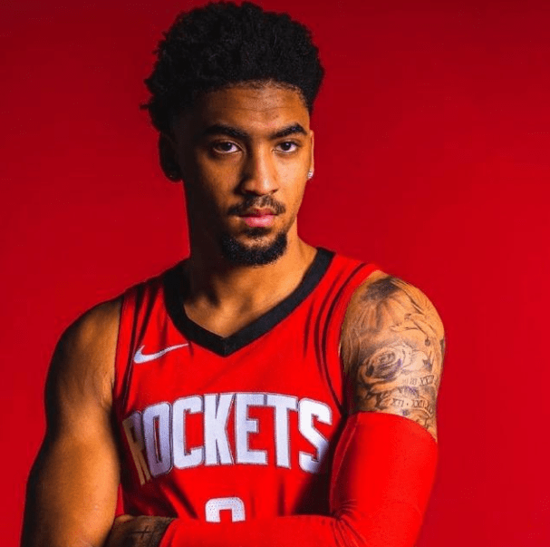 包含尼斯遭遇挑战，为保持竞争力不断努力的词条