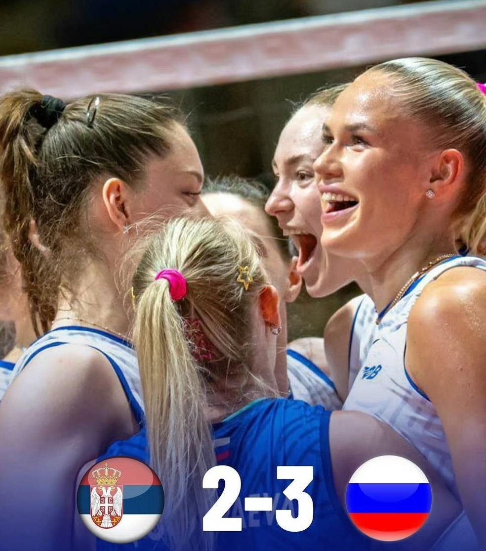 俄罗斯女足队员在友谊赛中击败对手！