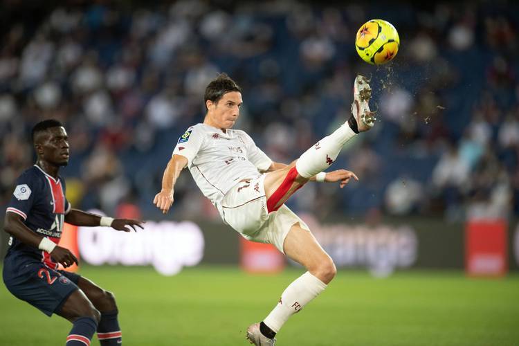 关于梅斯客场赢球，法甲表现越发出色的信息