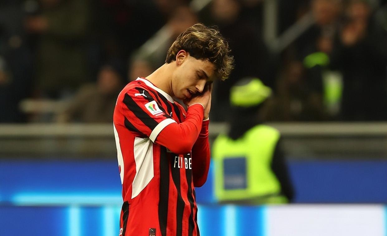 法兰克福主帅赞誉球队表现，赞扬球员拼搏精神