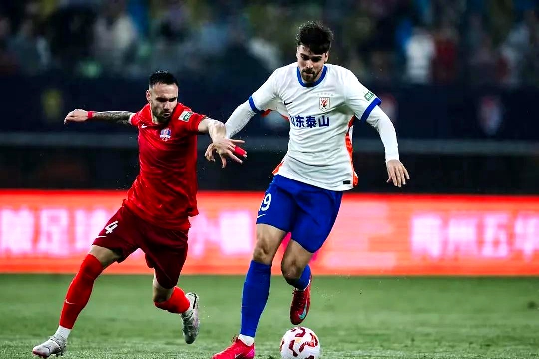 关于河北华夏幸福客场-逆转济南鲁能，零封对手的信息