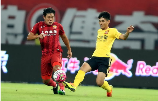 转会市场上发生一笔重磅交易 转会市场上发生一笔重磅交易