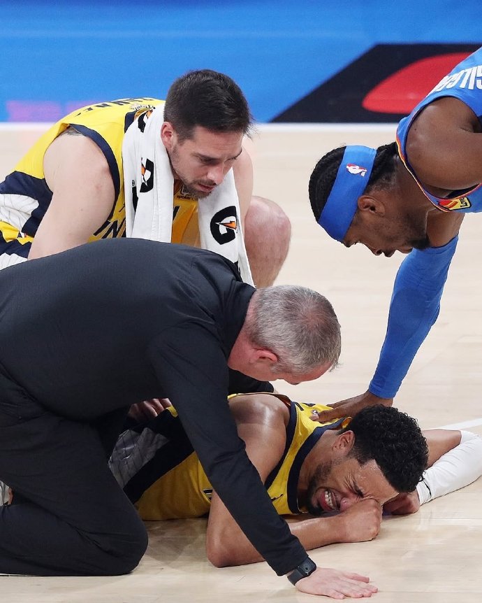 关于篮网客场不敌开拓者，杜兰特踝伤再次复发的信息