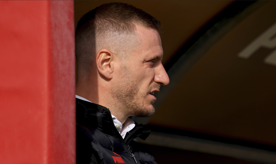 开云体育登录-AC米兰主帅宣布辞职，球队危机四伏